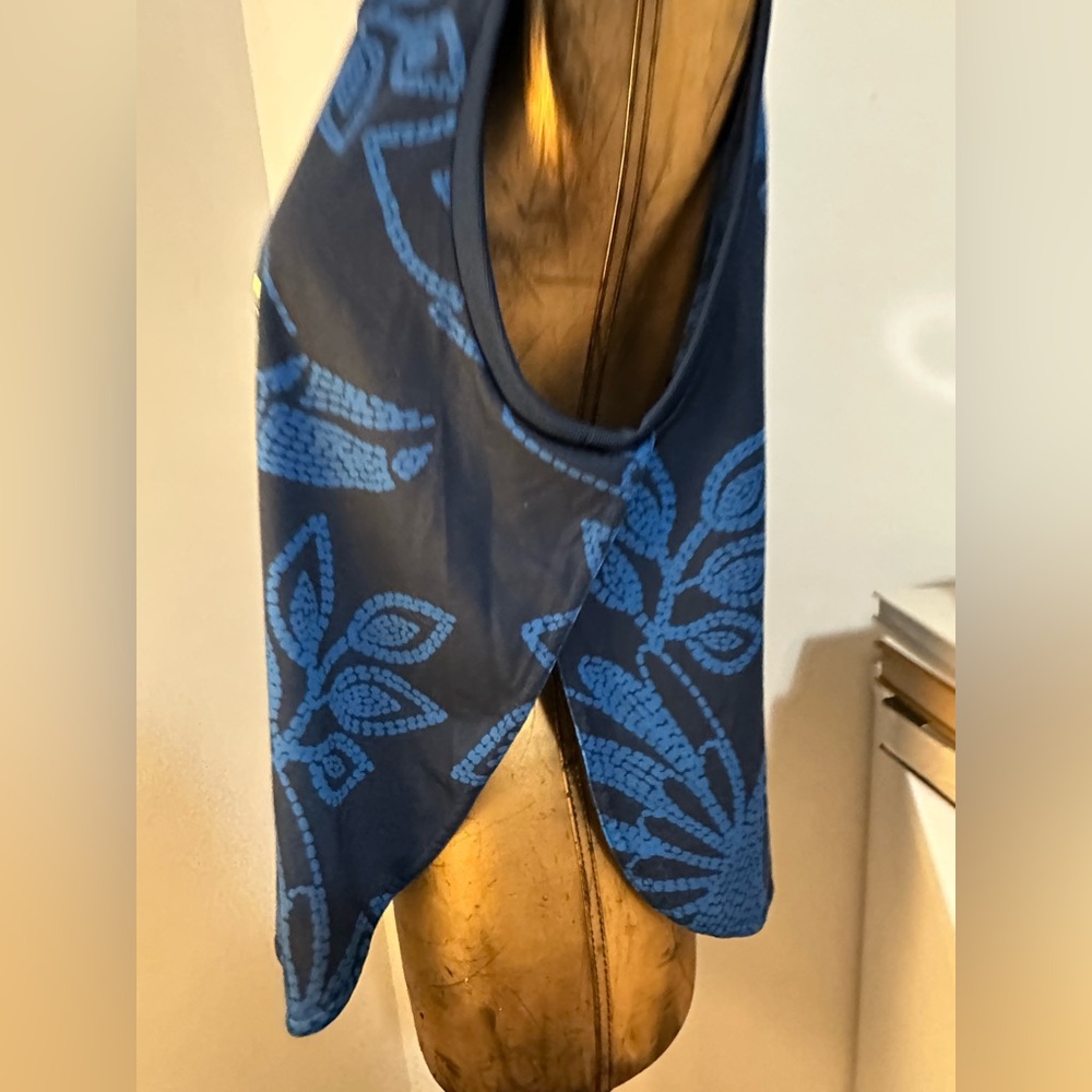 Adidas Women’s Core Linear Farm Tank Top M - Picture 4 of 6